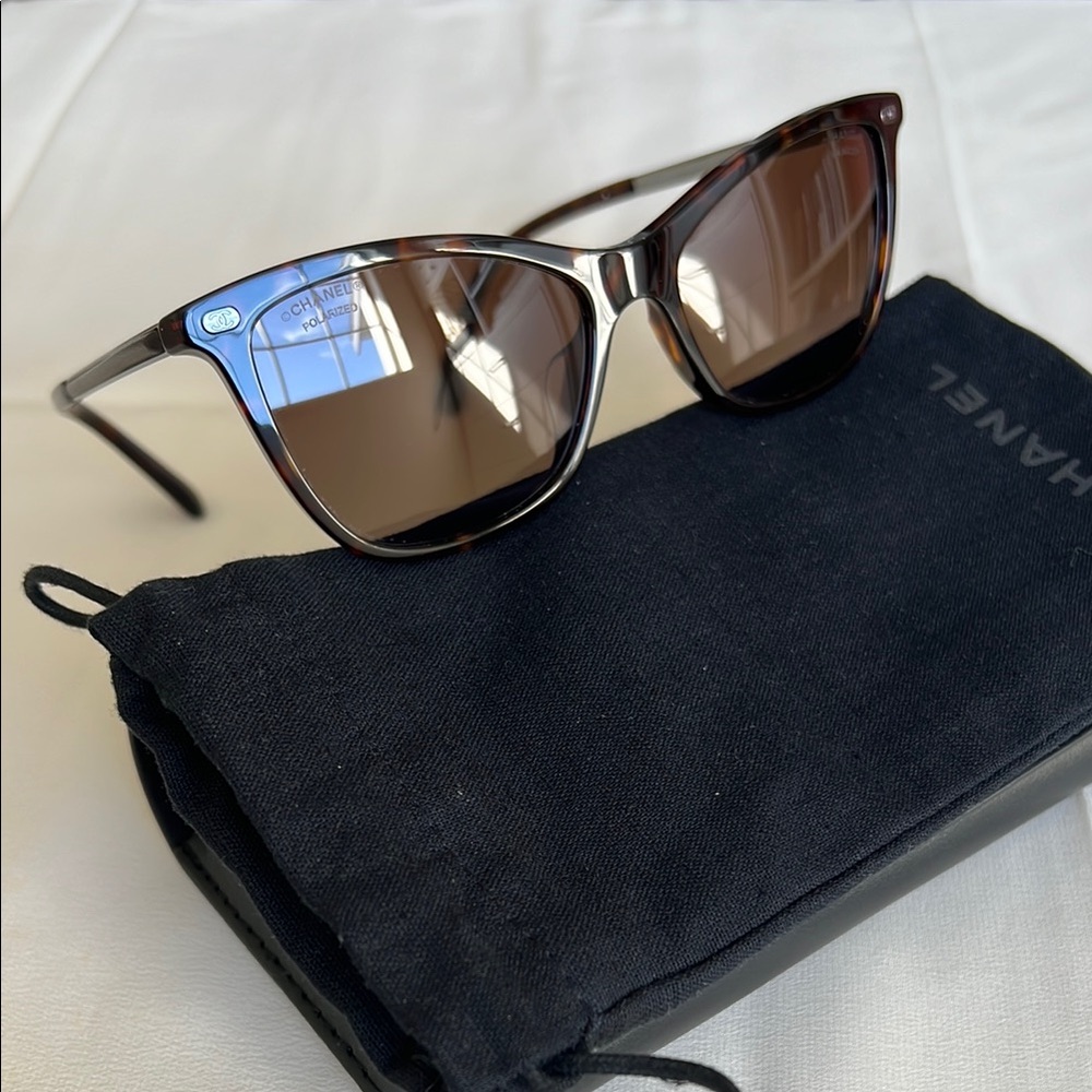 CHANEL Cat-eye Sunglasses